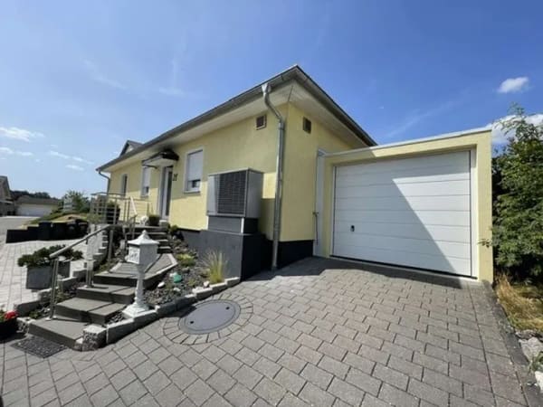 Immobilie in Schefflenz - Bungalow. Stilvolles Wohnen auf einer Ebene.  - Bild 0