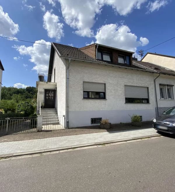Immobilie in Wadgassen - Ein Traum wird wahr - Einfamilienhaus mit wunderbarem Garten - Bild 0