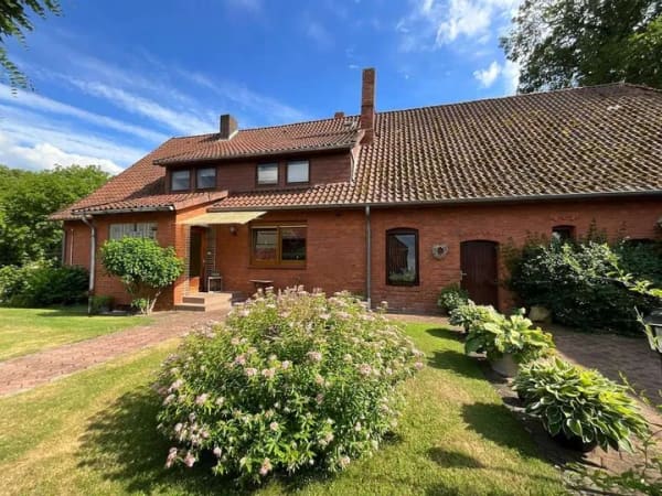 Immobilie in Rodewald - Großzügiges Wohnhaus mit zwei separaten Wohnbereichen und viel Platz für Ihre Ideen
 - Bild 4