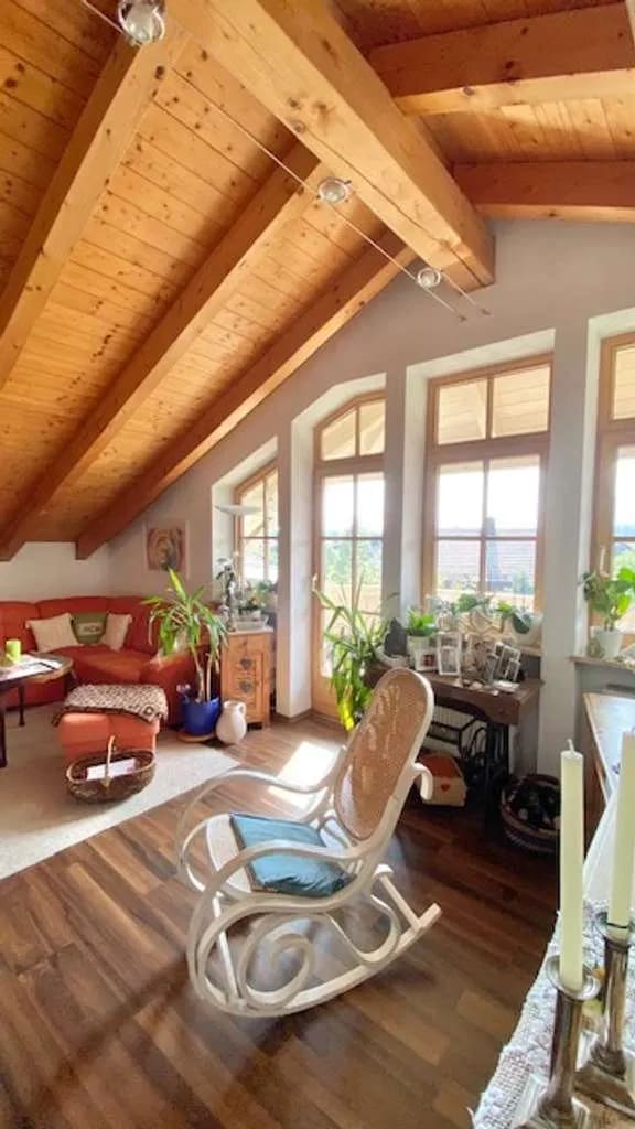 Immobilie in Piding - Wohnen mit Traumblick: Helle 2-Zimmer-Dachgeschosswohnung mit Sichtdachstuhl & Untersberg-Panorama! - Bild 4