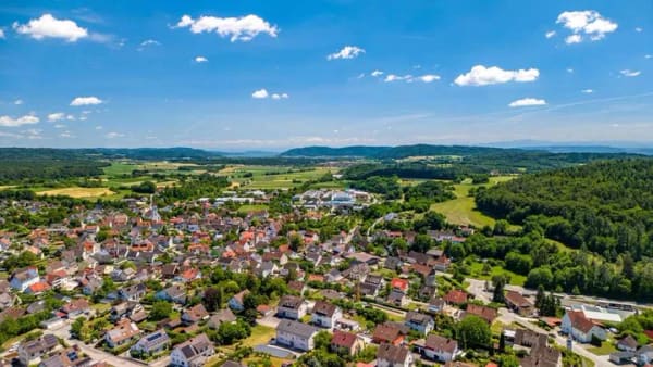 Immobilie in Eigeltingen - Seltene Gelegenheit  – freie 4-Zimmer-Wohnung mit Balkon in Eigeltingen  - Bild 3