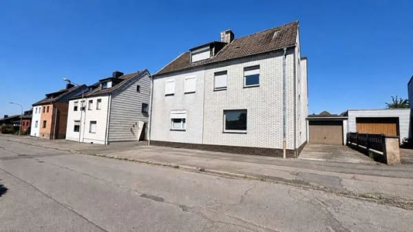 Immobilie in Eschweiler - Zuhause im beliebten Stadtteil Hastenrath – Doppelhaushälfte mit Garage und schönem Garten - Bild 0