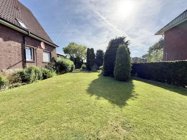 Immobilie in Ennigerloh - Großzügiges Einfamilienhaus mit großem Garten und vielfältigen Nutzungsmöglichkeiten in Enniger - Bild 1