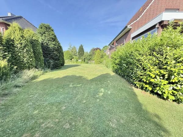 Immobilie in Ennigerloh - Großzügiges Einfamilienhaus mit großem Garten und vielfältigen Nutzungsmöglichkeiten in Enniger - Bild 2
