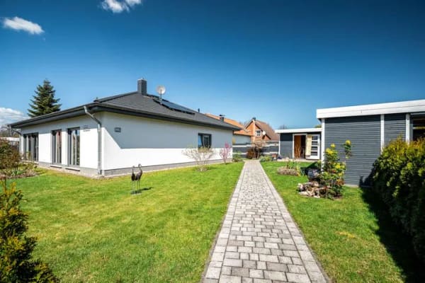 Immobilie in Möllenhagen - Barrierefreier Walmdachbungalow mit Sauna & Wintergarten nahe Müritz-Nationalpark - Bild 3