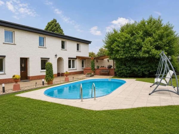 Immobilie in Möser - Vielseitiges Anwesen mit Einfamilienhaus, Ausbaupotenzial und großem Grundstück in Möser - Bild 1