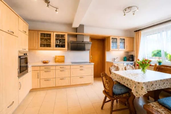 Immobilie in Möser - Vielseitiges Anwesen mit Einfamilienhaus, Ausbaupotenzial und großem Grundstück in Möser - Bild 4