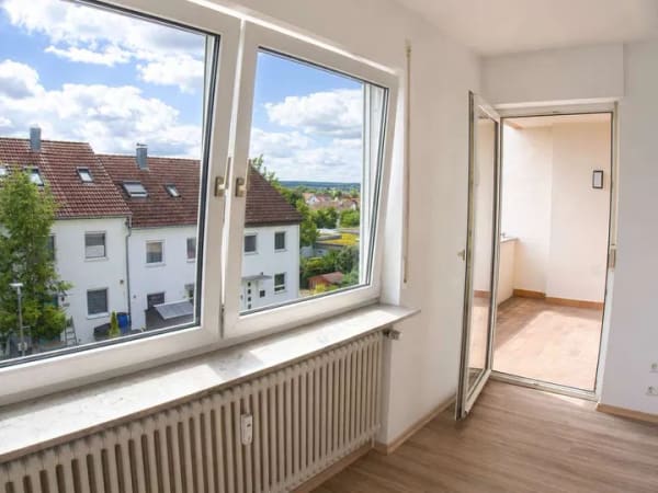 Immobilie in Wendlingen am Neckar - 2-Zimmer ETW mit Stellplatz + Balkon - Bild 0