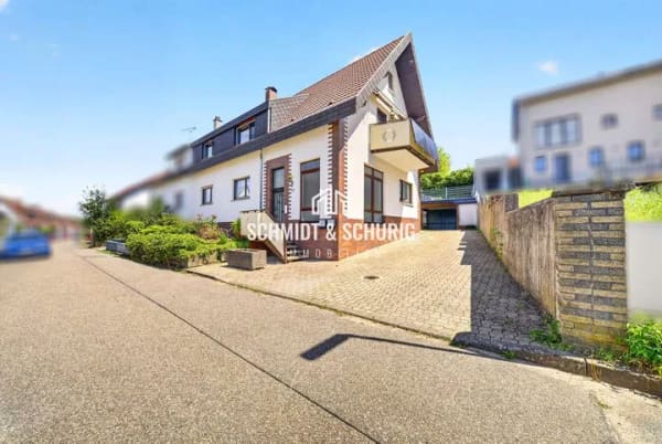 Immobilie in Walzbachtal - Zweifamilien- / Generationenhaus mit Hintergebäude in Jöhlingen - Bild 0