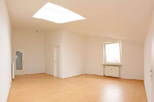 Immobilie in Prien am Chiemsee - Provisionsfrei: Helle und geräumige 2+2-Zimmer-Wohnung in See-und Ortsnähe in Prien am Chiemsee - Bild 1