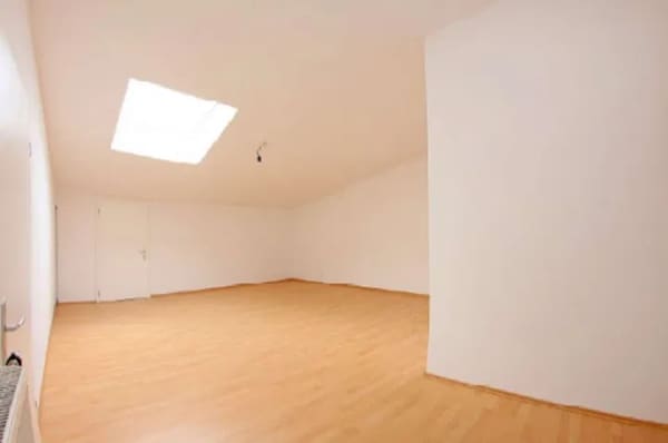 Immobilie in Prien am Chiemsee - Provisionsfrei: Helle und geräumige 2+2-Zimmer-Wohnung in See-und Ortsnähe in Prien am Chiemsee - Bild 3