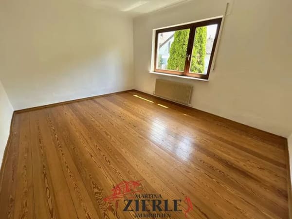 Immobilie in Eislingen/Fils - Gepflegtes Zwei-Familienhaus mit sonnigem Garten und Terrasse in Eislingen! - Bild 4