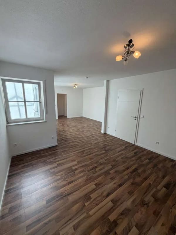 Immobilie in Eggenfelden - KHALIL WAKED IMMOBILIEN! Schöne Maisonette-Wohnung mit 117 qm mit Aufzug - Bild 0