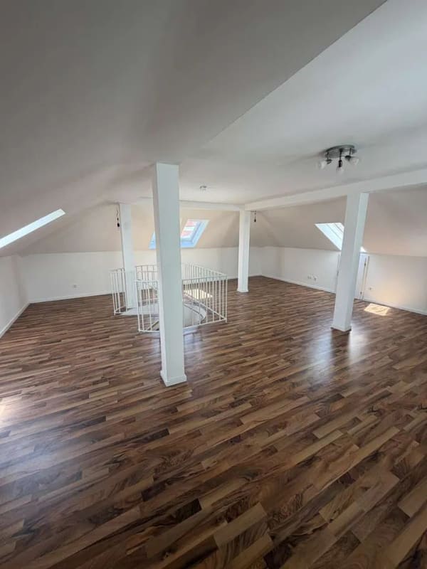 Immobilie in Eggenfelden - KHALIL WAKED IMMOBILIEN! Schöne Maisonette-Wohnung mit 117 qm mit Aufzug - Bild 2