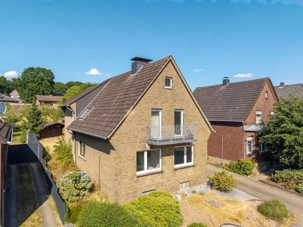 Immobilie in Bedburg-Hau - Freistehendes Einfamilienhaus wartet auf neuen Besitzer! - Bild 0