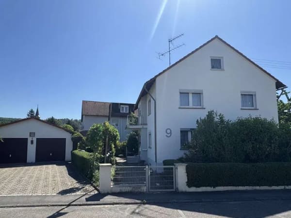 Immobilie in Haßmersheim - Das Haus bietet eine angenehme Wohnatmosphäre und individuelle Gestaltungsmöglichkeiten - Bild 1