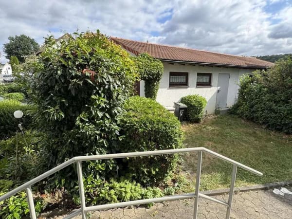 Immobilie in Haßmersheim - Das Haus bietet eine angenehme Wohnatmosphäre und individuelle Gestaltungsmöglichkeiten - Bild 3