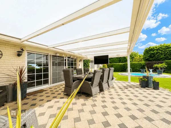Immobilie in Pölchow - ***Wohnqualität auf höchstem Niveau – Stilvolles Einfamilienhaus mit Pool und Exklusivität*** - Bild 3