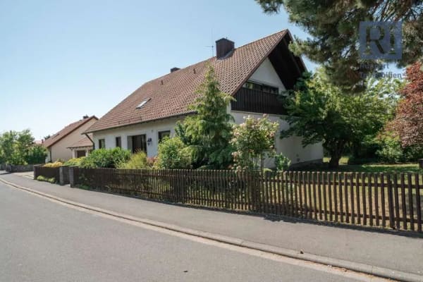 Immobilie in Iphofen - Großzügiges Wohnhaus mit Idyllischen Garten - am Fuße des Schwanbergs - Bild 2