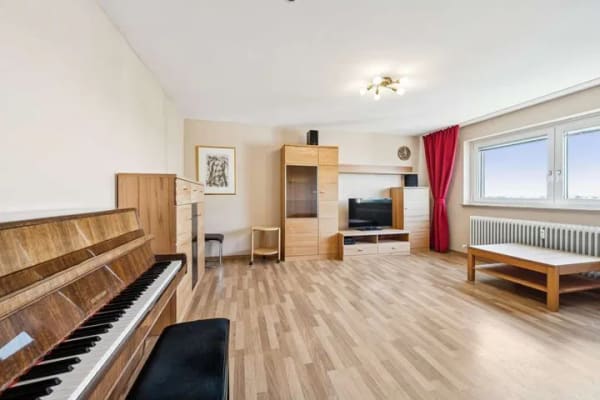 Immobilie in Herrenberg - Wohnen am Schönbuchrand: 3,5-Zimmer-Wohnung mit tollem Ausblick, Aufzug und Tiefgarage - Bild 0