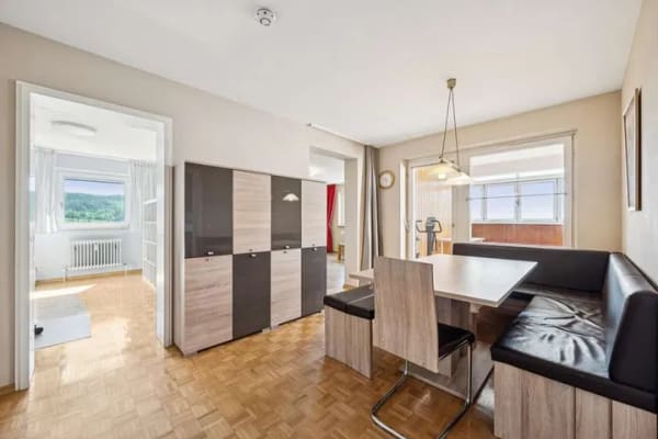 Immobilie in Herrenberg - Wohnen am Schönbuchrand: 3,5-Zimmer-Wohnung mit tollem Ausblick, Aufzug und Tiefgarage - Bild 2