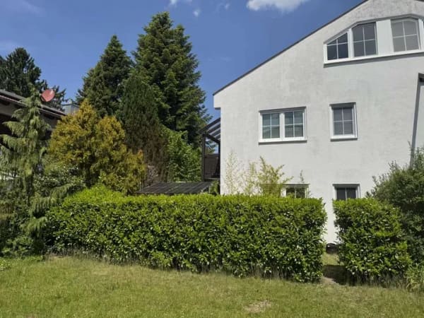 Immobilie in Pullach im Isartal - Gartenperle in Pullach: Ruhige 2-Zimmer-Erdgeschosswohnung mit privatem Südwestgarten - Bild 2