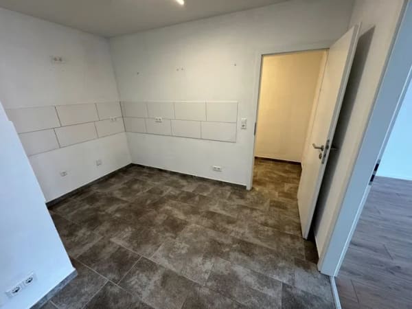 Immobilie in Heusenstamm - Keine Käuferprovision! Kaufen Sie ab € 249,- mtl.* / Renovierte 2 Zi.EG-ETW & Garage ! - Bild 3