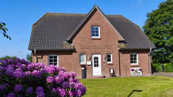 Immobilie in Welt - Friesenhaus in Welt mit freier Aussicht vor den Toren von St. Peter-Ording - Bild 0