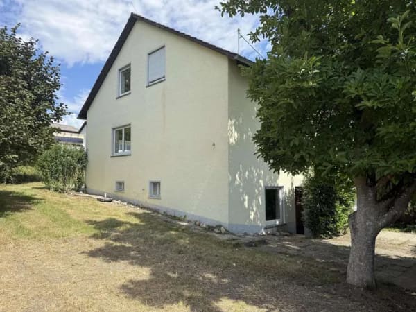 Immobilie in Pfullendorf - Sofort verfügbar! Drei Wohneinheiten in zentraler Ortsrandlage von Aach-Linz
 - Bild 1