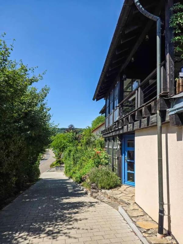 Immobilie in Forchtenberg - Charakterhaus mit Wohnatmosphäre: Natürliche Baustoffe, Weinkeller, Anbau, Doppelcarport& Terrassen - Bild 0