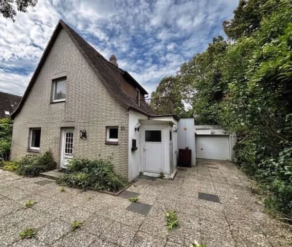 Immobilie in Wesselburen - Handwerker-Chance in Wesselburen: Solides Einfamilienhaus mit viel Potenzial - Bild 0