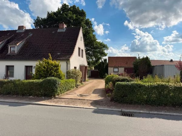 Immobilie in Lensahn - Doppelhaushälfte + Baugrundstück + Grundstück in Lensahn - Bild 0