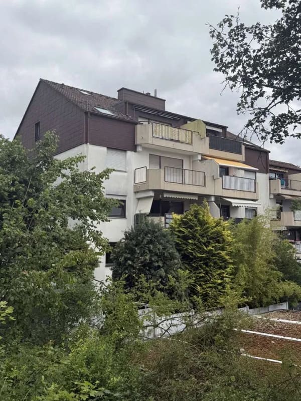 Immobilie in Idstein - Freigestellte 3,5-Zimmer, Balkon, Kamin und Stellplatz im 10-Fam.-Haus - Bild 0