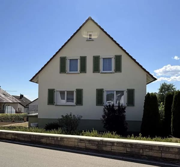 Immobilie in Irndorf - Charmantes Einfamilienhaus mit Streuobstwiese und vielseitigem Nebengebäude - Bild 3