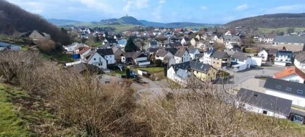 Immobilie in Oberzissen - Junge Familien aufgepasst! Mit unserem "Zuhause-Darlehen" habt Ihr einen Riesen-Spar-Effekt! - Bild 4