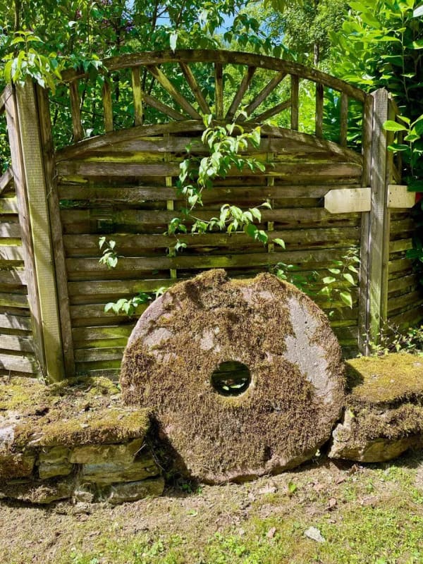 Immobilie in Schweighausen - Romantisches Mühlenanwesen am Bach mit Atelier und Scheune, eigenes Waldgrundstück in idyllischer Lage zwischen Schweighausen und Nassau - Bild 4