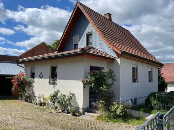 Immobilie in Plaue - Ruhig gelegenes Einfamilienhaus in ländlicher Idylle ! - Bild 0