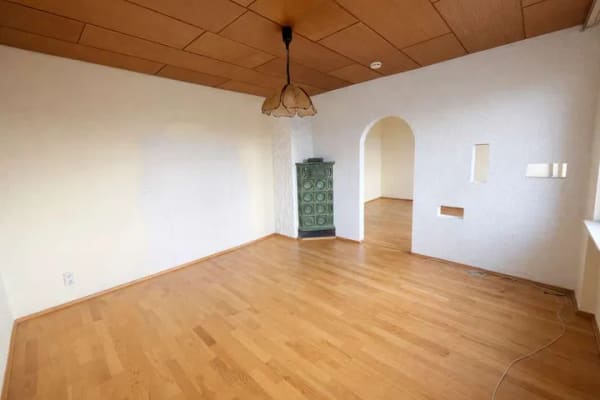 Immobilie in Pforzheim - Große Altbauwohnung mit Potenzial:  130 m² Wohnfläche, Balkon und 3 Schlafzimmern! - Bild 1