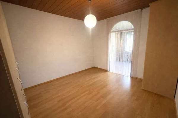 Immobilie in Pforzheim - Große Altbauwohnung mit Potenzial:  130 m² Wohnfläche, Balkon und 3 Schlafzimmern! - Bild 3