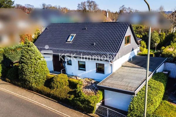 Immobilie in Overath - Hereinspaziert! Attraktives Einfamilienhaus mit Einliegerwohnung in begehrter Lage! - Bild 0