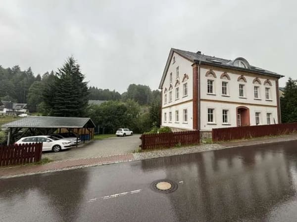 Immobilie in Breitenbrunn/Erzgebirge - Mehrfamilienhaus mit großer Garage in Breitenbrunn - Bild 1