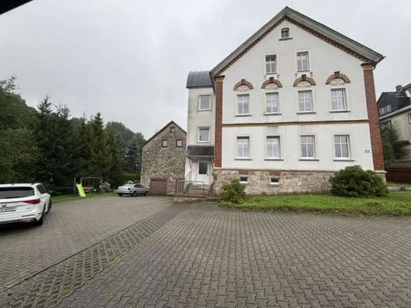 Immobilie in Breitenbrunn/Erzgebirge - Mehrfamilienhaus mit großer Garage in Breitenbrunn - Bild 2