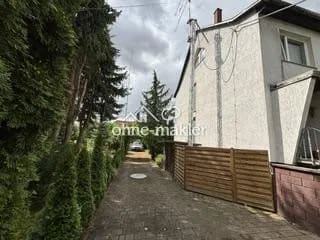 Immobilie in Hirschstein - Charmantes Einfamilienhaus mit Balkon, Garage und Garten – Ihr neues Zuhause in Prausitz - Bild 2