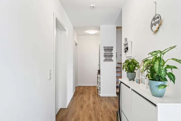 Immobilie in Wanderup - Einziehen. Wohlfühlen. Zuhause sein – Moderne KfW-40-EE- Doppelhaushälfte in ruhiger Sackgassenlage - Bild 3