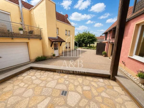 Immobilie in Freimersheim - ** Charmantes EFH mit Innenhof, Garten, großer Dachterrasse und die Option zur Hobbywerkstatt ** - Bild 2