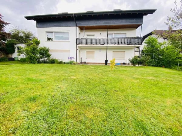 Immobilie in Aßlar - Großzügiges Wohnhaus mit Mietwohnung und vorbereitetem Dachausbau bis zu 355m² - Bild 1