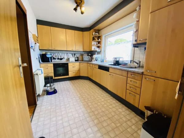 Immobilie in Aßlar - Großzügiges Wohnhaus mit Mietwohnung und vorbereitetem Dachausbau bis zu 355m² - Bild 2