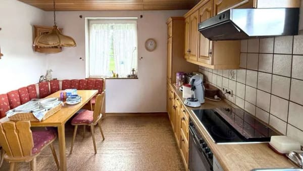 Immobilie in Unterkirnach - Gepflegtes freistehendes 1-2-Familien-Haus in Unterkirnach - Bild 1