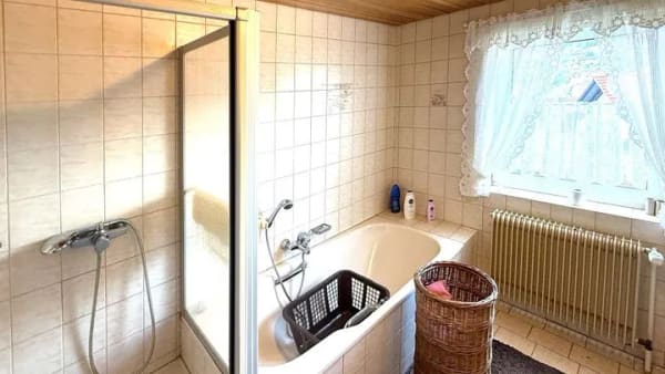 Immobilie in Unterkirnach - Gepflegtes freistehendes 1-2-Familien-Haus in Unterkirnach - Bild 3