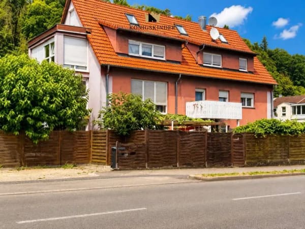 Immobilie in Neckartenzlingen - Diese Wohnung kann mehr: 144 m² Wohngefühl mit Balkon-Wintergarten, Garten und Platz für neue Ideen - Bild 0